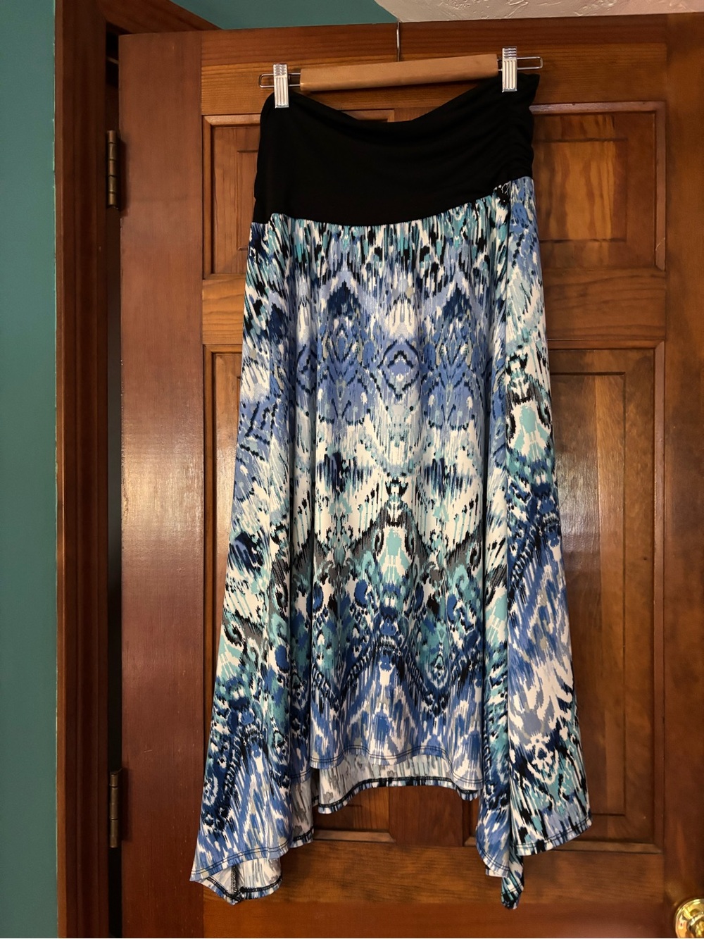 Ladies size large Blue Teal  Print Skirt